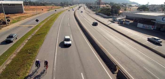 BR-101, no perímetro urbano de Biguaçu