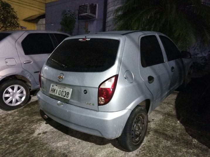 Celta que deu apoio ao roubo a um HB20 no bairro Barreiros (Foto: PM)