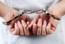 Mulher suspeita de premeditar e matar o marido é presa em Florianópolis