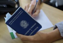 Taxa de informalidade cai no mercado de trabalho, mostra IBGE