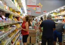Mercado eleva previsão da inflação para 4,89% este ano