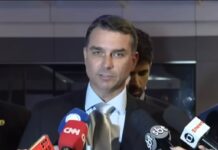 Flávio se reuniu com Moraes para reforçar pedido de prisão domiciliar para o pai