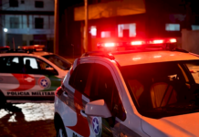 Traficante entra no mar em Biguaçu para tentar escapar da PM, mas acaba preso