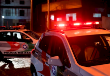 Três são presos após motorista não obedecer ordem de parada de veículo na Grande Florianópolis