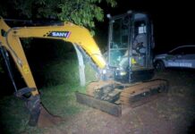 Polícia Militar recupera caminhões e retroescavadeira furtados no Rio Grande do Sul