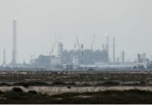 Ataques a infraestrutura petrolífera causa turbulência nos mercados com preço do petróleo chegando a 110 dólares