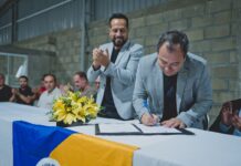 Prefeito de Biguaçu assina ordem de serviço para pavimentação de estrada