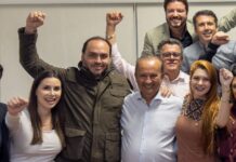 Campagnolo e Carlos fazem as pazes e posam para foto com Jorginho