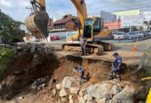 Novas ações com enrocamento de pedras buscam conter erosão de avenida em Lages