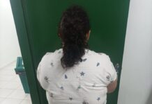 Mulher de 37 anos se passava por criança de 12 para aplicar golpes em Joinville