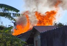 Mãe e filho sofrem queimaduras graves durante incêndio de casa em Governador Celso Ramos