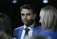 Caindo nas pesquisas, Flávio Bolsonaro tenta cooptar apoio entre mulheres