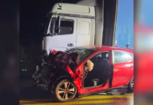 Motorista morre preso às ferragens após colisão frontal com caminhão na BR-282