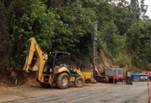 Governador Celso Ramos tem sistema “Pare e Siga” para obras no bairro Calheiros