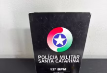 Homem é preso após briga com irmão e apreensão de pistola em Camboriú